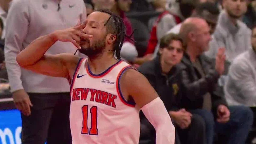 Brunson eases in a 3-pointer for the Knicks